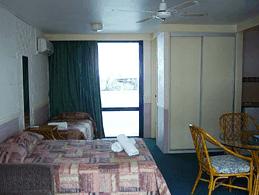 Club Surfers - Accommodation in Bendigo