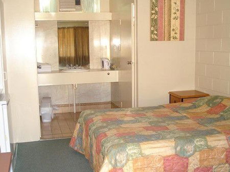Hi Roller Motel - Accommodation in Bendigo 1