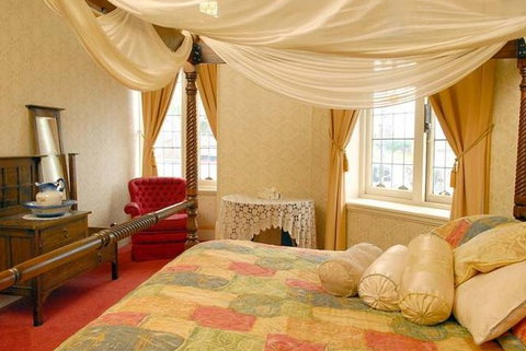 Mickey Bourkes Koroit Hotel - Accommodation in Bendigo 1