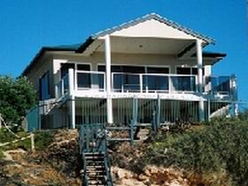 Top Deck Cliff House - Accommodation in Bendigo 0