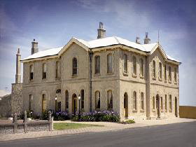 The Customs House - Accommodation in Bendigo 0