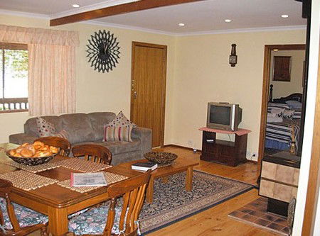 The Liteva Beach House - Accommodation in Bendigo 4