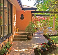 Adelaide Hills Retreats - Villa Lemoni - Accommodation in Bendigo