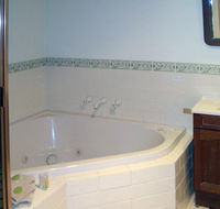 McLaren Ridge 1 - McLaren Ridge Log Cabins - Accommodation in Bendigo