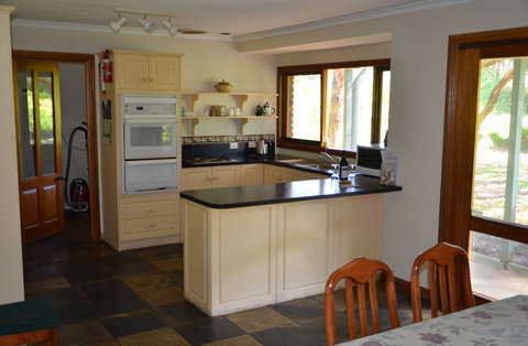 The Beach House - Normanville - Accommodation in Bendigo 5