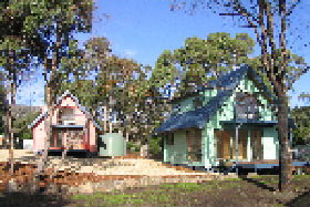 Four Seasons Holiday Cottages - Accommodation in Bendigo 0