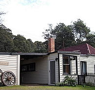Glenbrook House and Cottage - Accommodation in Bendigo