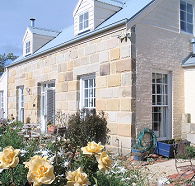 Mulberry Cottage Unique BB and Grannie Rhodes Cultural Heritage Shows - Accommodation in Bendigo