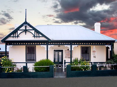Touchwood Cottages - Accommodation in Bendigo 1