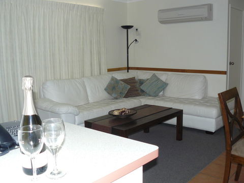 Rainbow Getaway Holiday Apartments - Accommodation in Bendigo 4