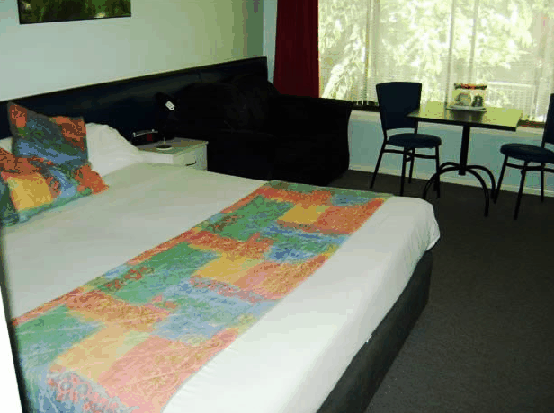 Poinciana Motel - Accommodation in Bendigo