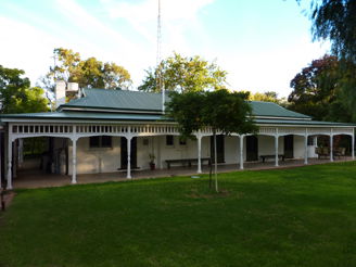 Lake Victoria Station Lodge - Accommodation in Bendigo 0