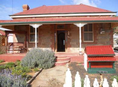 Unique Outback Cottages - Lunam - Accommodation in Bendigo 0
