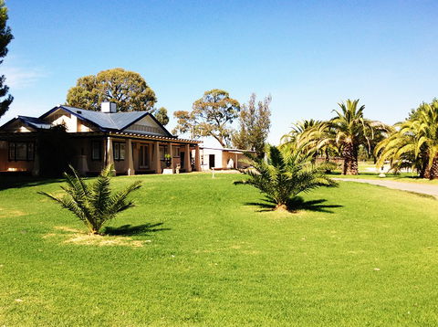 Curlwaa Caravan Park - Accommodation in Bendigo 0