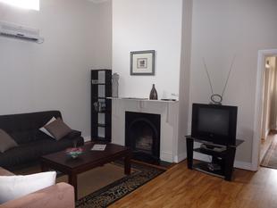 Cottage On Rowe - Accommodation in Bendigo 2