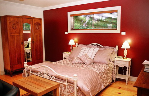 Amazing Country Escapes - Evanslea By The River - Accommodation in Bendigo 2