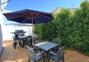 Koola Beach Apartments Bargara - Accommodation in Bendigo 1