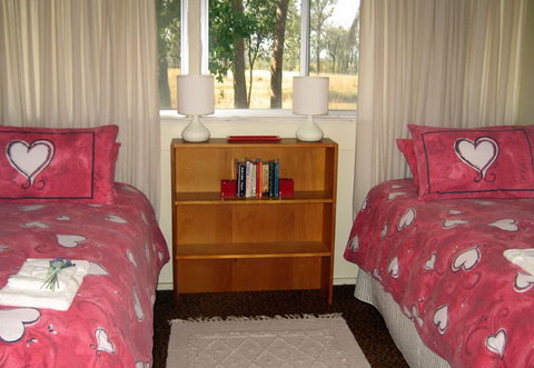 Flag Springs Bush Retreat - Accommodation in Bendigo 0