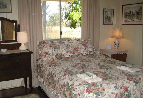 Flag Springs Bush Retreat - Accommodation in Bendigo 4