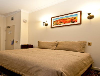 The Esplanade Hotel - Accommodation in Bendigo 1