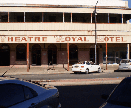 Theatre Royal Hotel - Accommodation in Bendigo