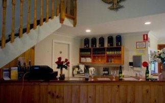 Madigan Vineyard - Accommodation in Bendigo 2