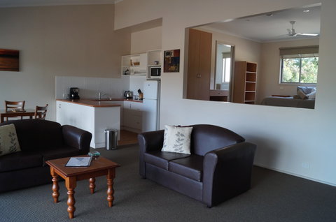 Wattle Point Waterfront Retreat - Accommodation in Bendigo 3