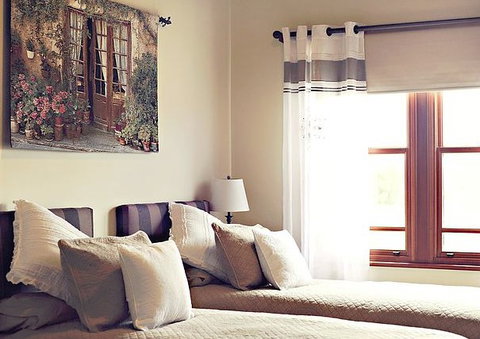 Redwing Farm - The Barn - Accommodation in Bendigo 2