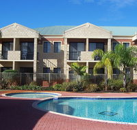 Country Comfort Inter City Perth Hotel  Apartments - Accommodation in Bendigo