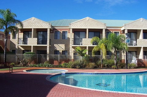 Country Comfort Inter City Perth Hotel & Apartments - Accommodation in Bendigo 0
