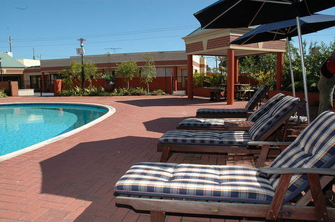 Country Comfort Inter City Perth Hotel & Apartments - Accommodation in Bendigo 1