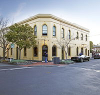 College Lawn Hotel - Accommodation in Bendigo