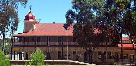 Hardy SA Accommodation in Bendigo