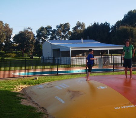 Elliston Caravan Park - Accommodation in Bendigo 2