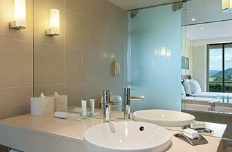 Hilton Cairns - Accommodation in Bendigo 4