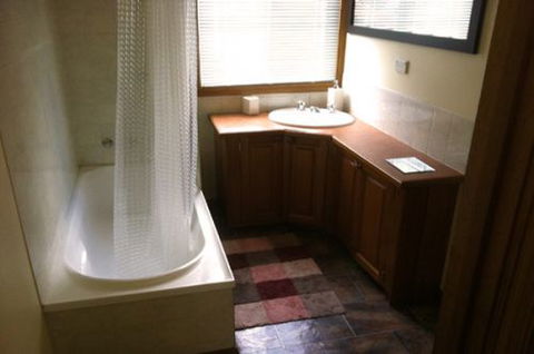 Oyster Cottage - Accommodation in Bendigo 2