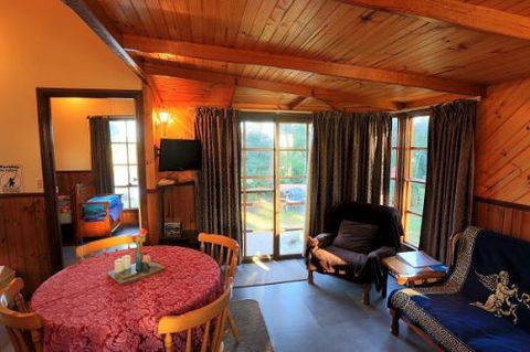 Stanley Lakeside Spa Cabins - Accommodation in Bendigo 6