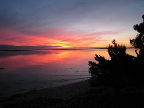 Stanley Lakeside Spa Cabins - Accommodation in Bendigo 8