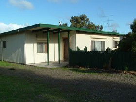 Caramor Cottages - Nathan's Nook - Accommodation in Bendigo 0