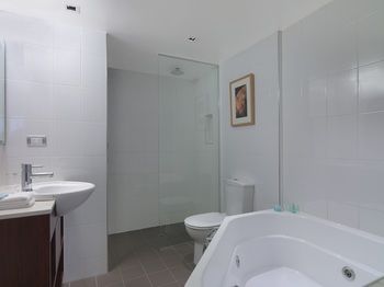 Amora Riverwalk Melbourne - Accommodation in Bendigo 2