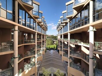 Amora Riverwalk Melbourne - Accommodation in Bendigo 12