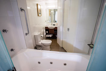 Amora Riverwalk Melbourne - Accommodation in Bendigo 48