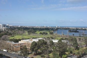 Apartments Melbourne Domain - South Melbourne - Accommodation in Bendigo 0