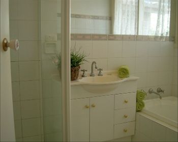 Australian Home Away @ Doncaster Grange Park - Accommodation in Bendigo 0