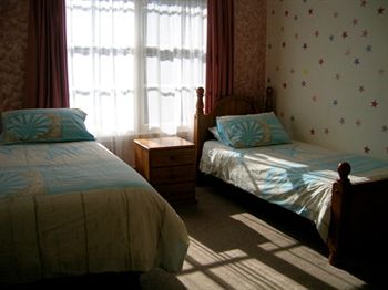 Australian Home Away @ Doncaster Grange Park - Accommodation in Bendigo 2