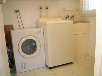 Australian Home Away @ Doncaster Grange Park - Accommodation in Bendigo 3