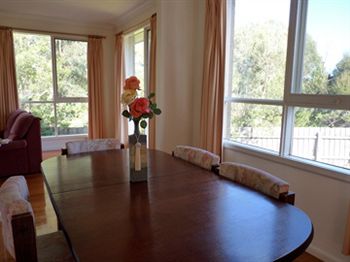 Australian Home Away @ Doncaster Grange Park - Accommodation in Bendigo 10