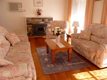 Australian Home Away @ Doncaster Grange Park - Accommodation in Bendigo 15