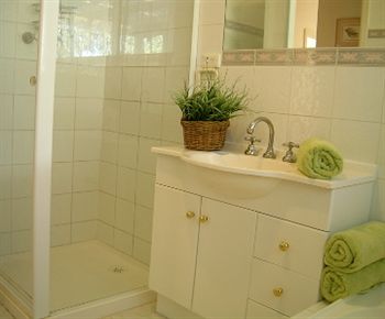 Australian Home Away @ Doncaster Grange Park - Accommodation in Bendigo 20