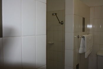 Crossroads Hotel Liverpool - Accommodation in Bendigo 8